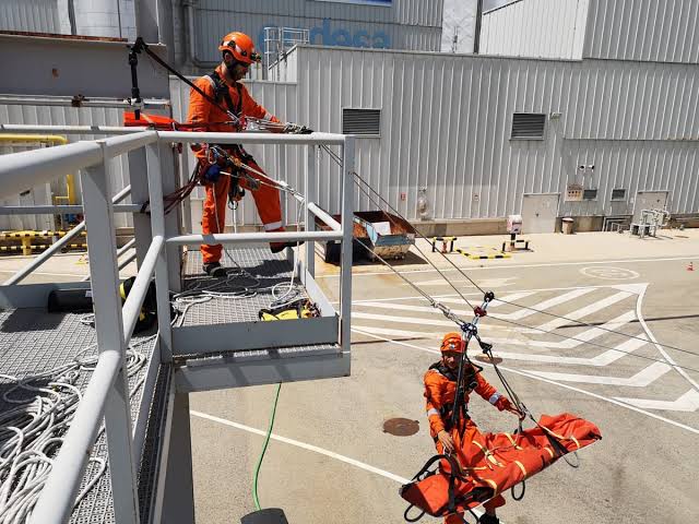 Práctica de rescate industrial